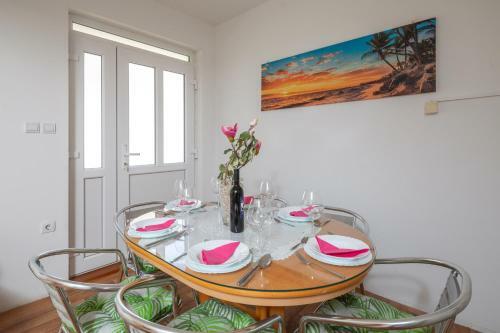 Beach Apartments "bili Cvitak"