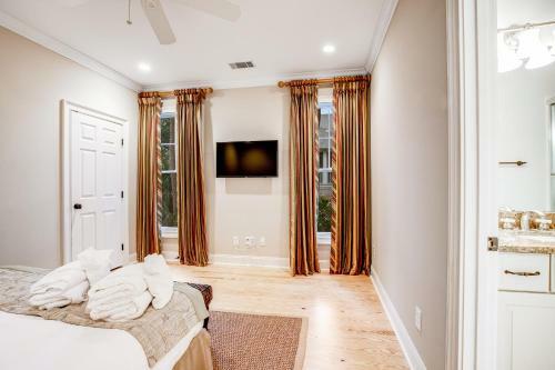 2923 Baywood