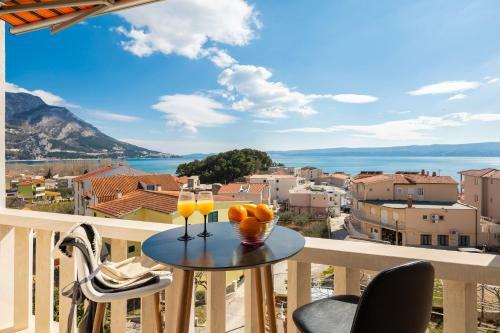 Golden View Apartment