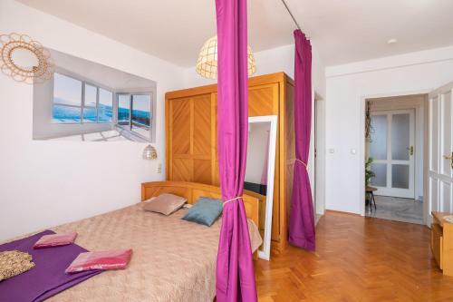 Golden View Apartment