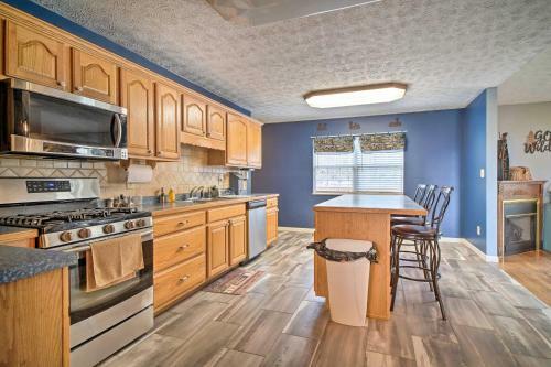 Charming Hideaway Haven Near Pigeon Forge!
