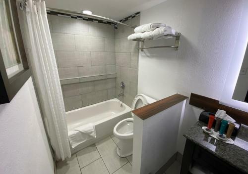 Lx Hotel, Boutique Acw Circle