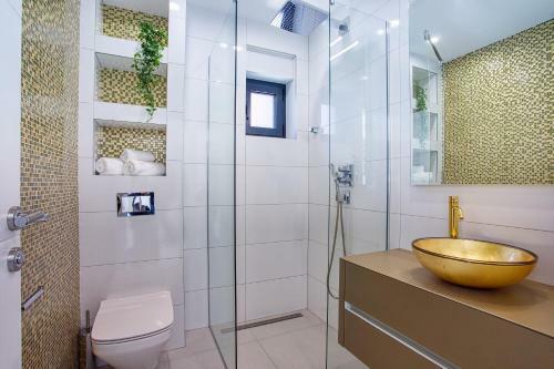 Seaview Villa Marija With Pool, Jacuzzi, Sauna