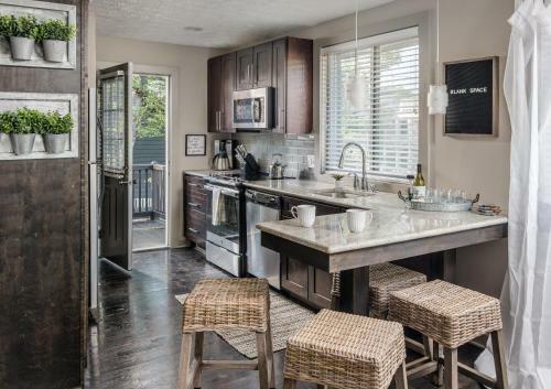 Germantown Chalet A Couples Getaway
