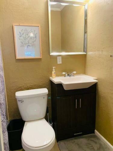 Beverly Getaway Perfectly Located Off I-40