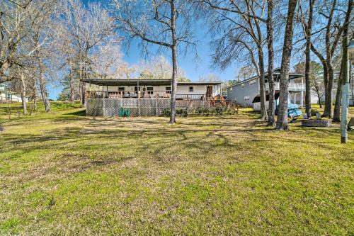 Pet-friendly Livingston Home With Shared Pool!