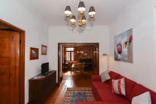 Best House Center - With Garage