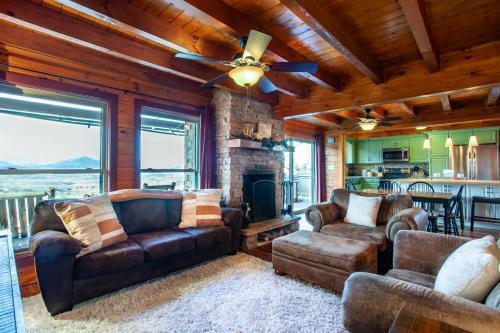 Black Bear Lodge Mtn View Wood Fireplace