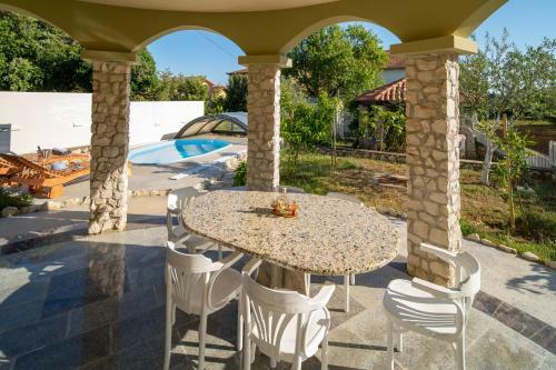 Villa Lusi House