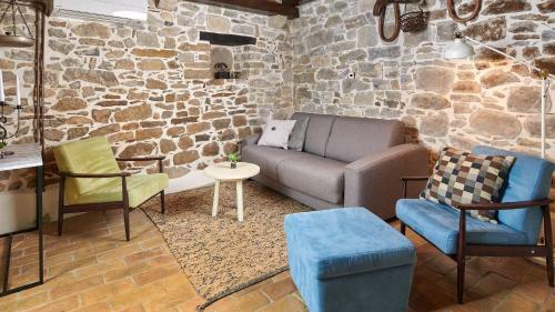Lovely Rustic Villa Katarina With 2 Pools