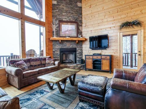 Copper Top - Stunning Views, Hot Tub, And Pool