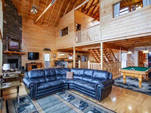 Copper Top - Stunning Views, Hot Tub, And Pool