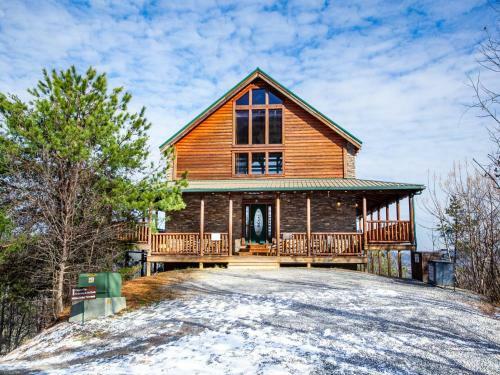 Million Dollar View - Hot Tub, Sauna, Shared Pool