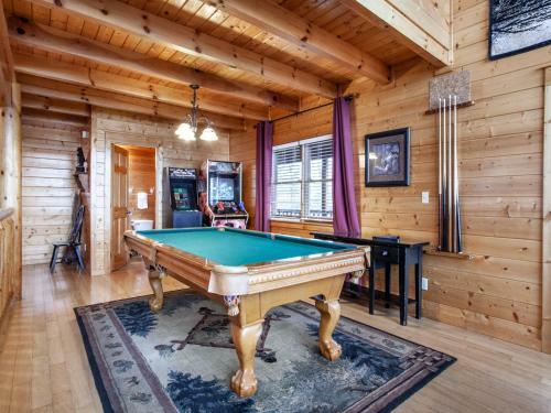 Million Dollar View - Hot Tub, Sauna, Shared Pool