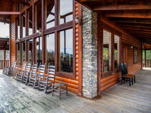 Million Dollar View - Hot Tub, Sauna, Shared Pool