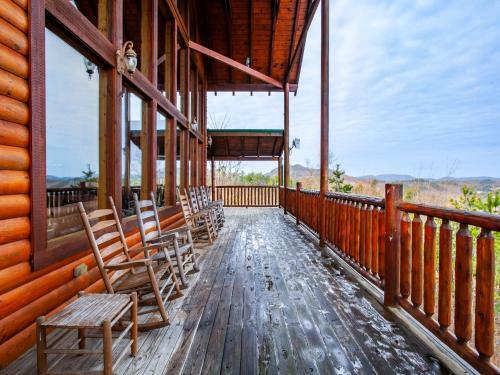 Million Dollar View - Hot Tub, Sauna, Shared Pool