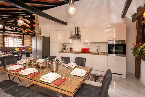 Villa Ancora For 16 Guests