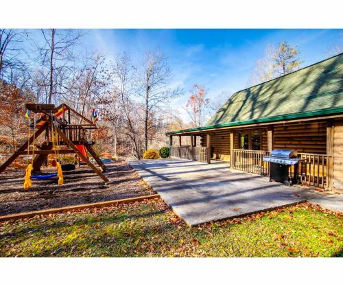 Moosehead Lodge - View, Community Pool, Game Room
