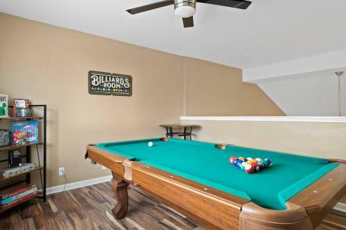 Emerald Oasis 3br 2.5ba Free Parking Upto 4 Cars