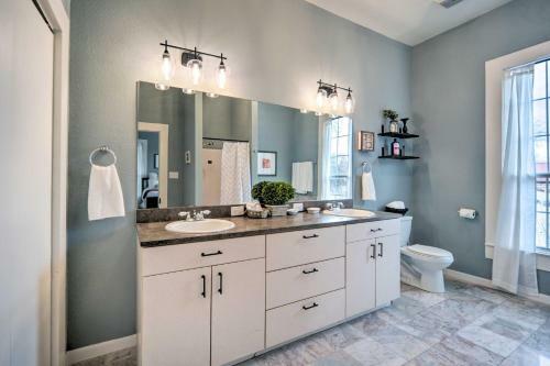 Spacious Abode, Walk To Texas Heroes Square!