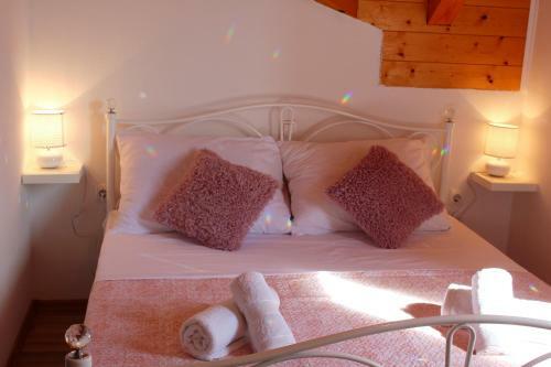 Hostal Neda Holiday House