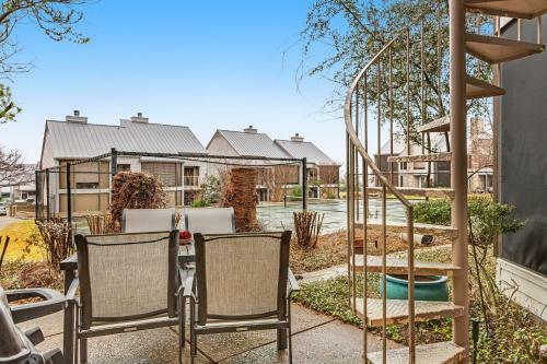 Lakeway Escape