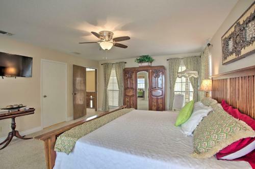 Lakeside Living At Cedar Creek With Yard And Fire Pit!