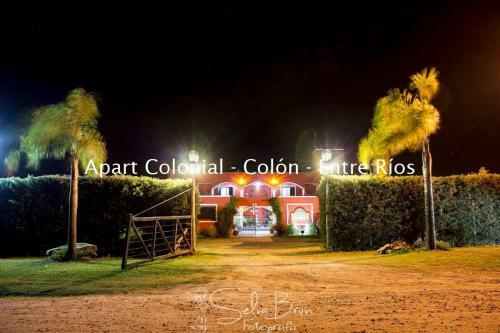 Apart Colonial