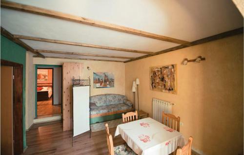 Four-bedroom Holiday Home In Groznjan