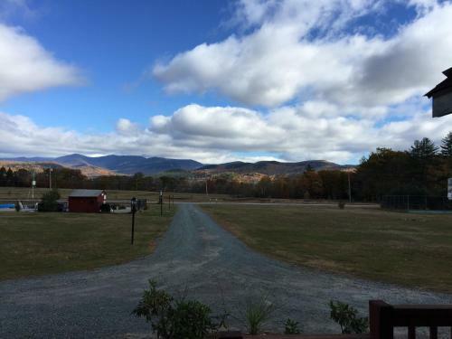 Valley Brook Cottages And Cabins