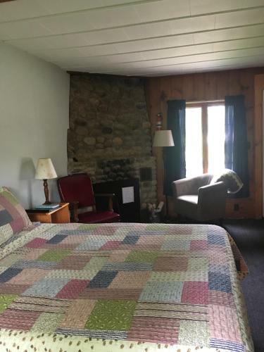 Gilcrest Cottages And Motel