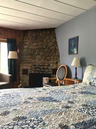 Gilcrest Cottages And Motel