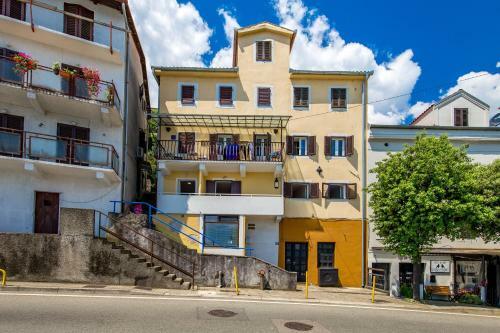 Seafront Apartment Voyo