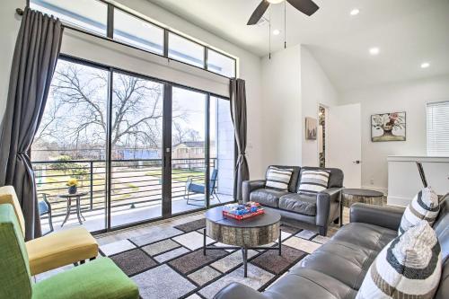 Stylish Home With Balcony About 2 Mi To Houston Zoo