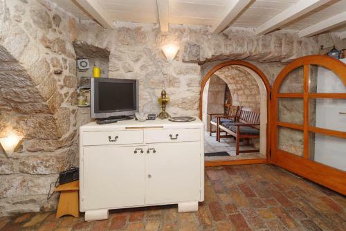 Apartment Stone