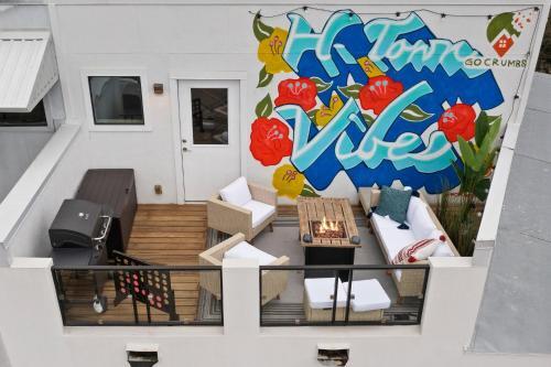 Central Luxury With Deck, Fire Pit, Bbq, Walkscore Of 90