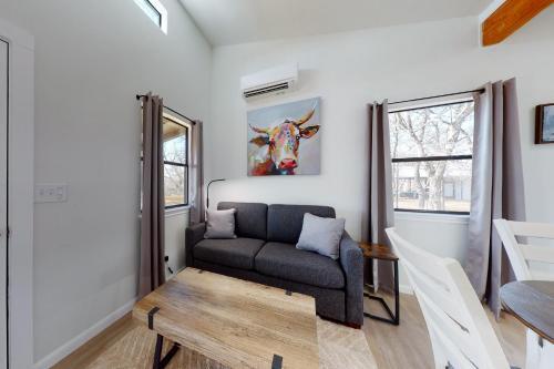 River's Edge Cottages - Paintbrush