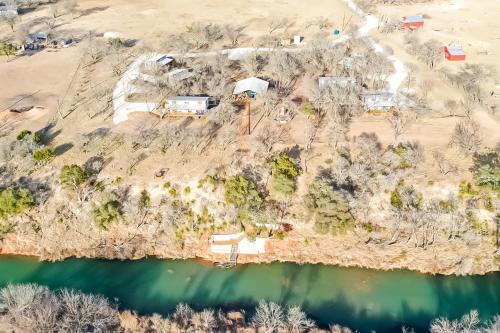 River's Edge Cottages - Paintbrush