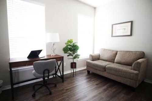 Sun Light Kissed Home Vacation Friendly Abode