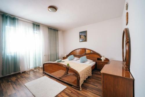 Four Bedroom Holiday Home Imotski