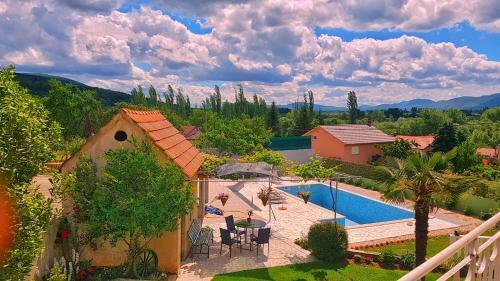 Four Bedroom Holiday Home Imotski