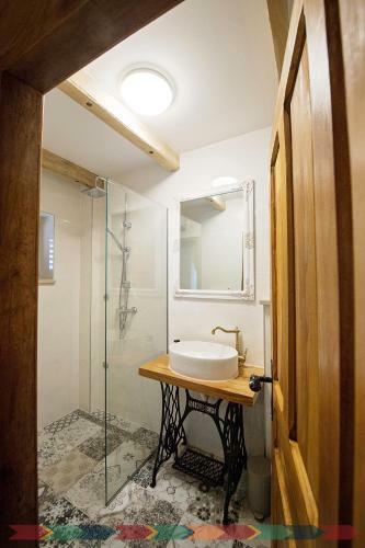 Eli Rustic, Holiday Home With Private Pool