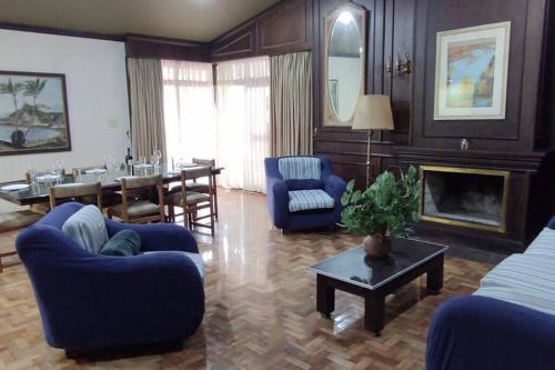 Casa Residencial Con Excelentes Terminaciones.