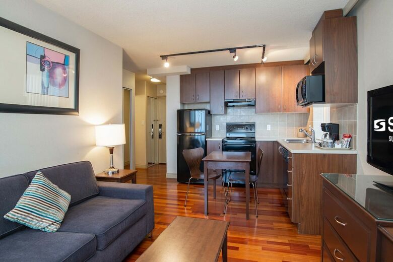 Hotel Sandman Suites On Davie