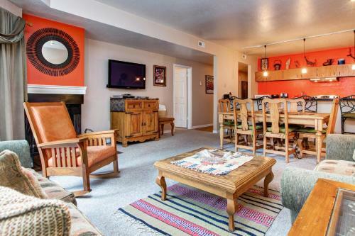 Lift Line Condominiums 203