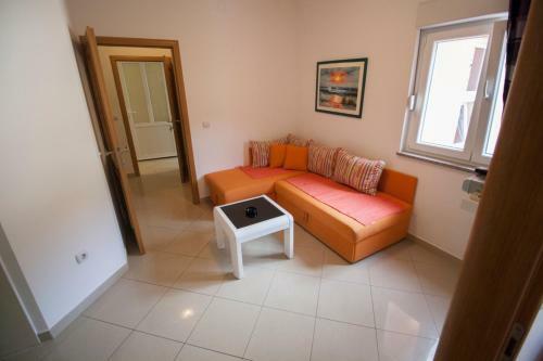 Apartments Knezovi?