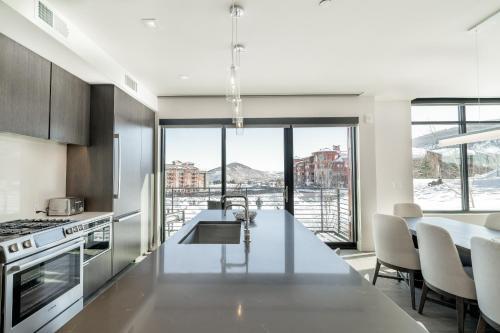 The Lift - Unit 202
