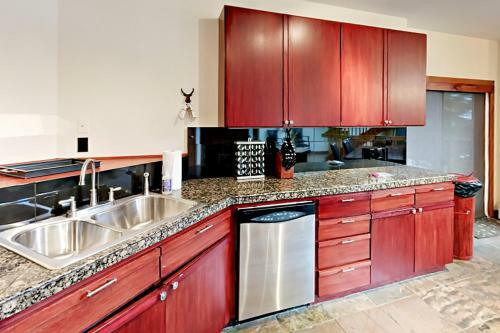 The Pinnacle At Deer Valley Retreat