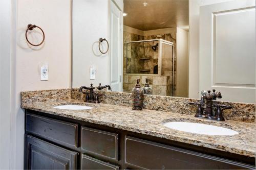 Bear Hollow Village Unit 1202