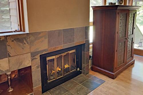 Red Pine Condominiums Unit 42